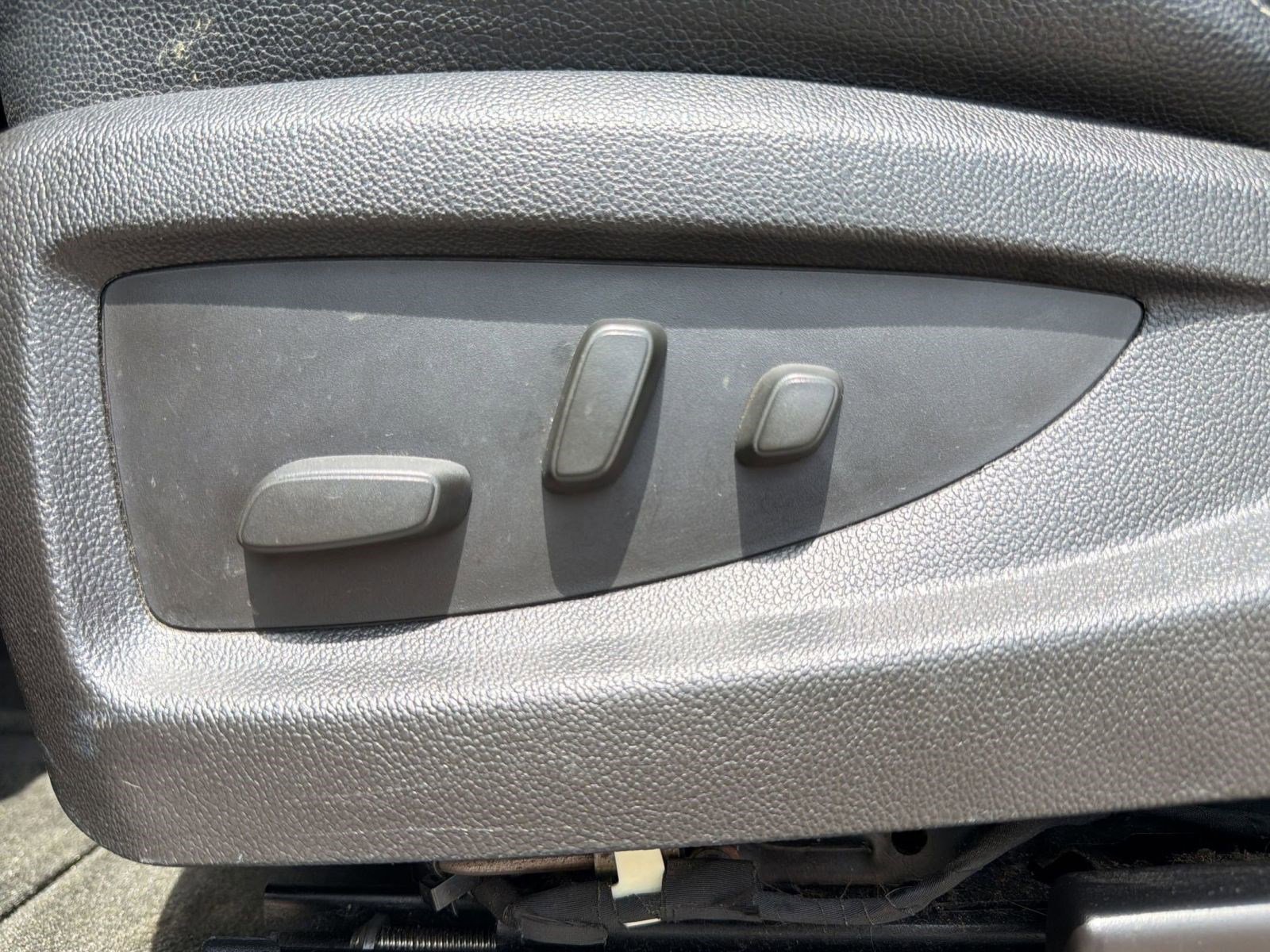 Used 2016 Chevrolet Suburban LS w/ Enhanced Driver Alert Package RWD image 13