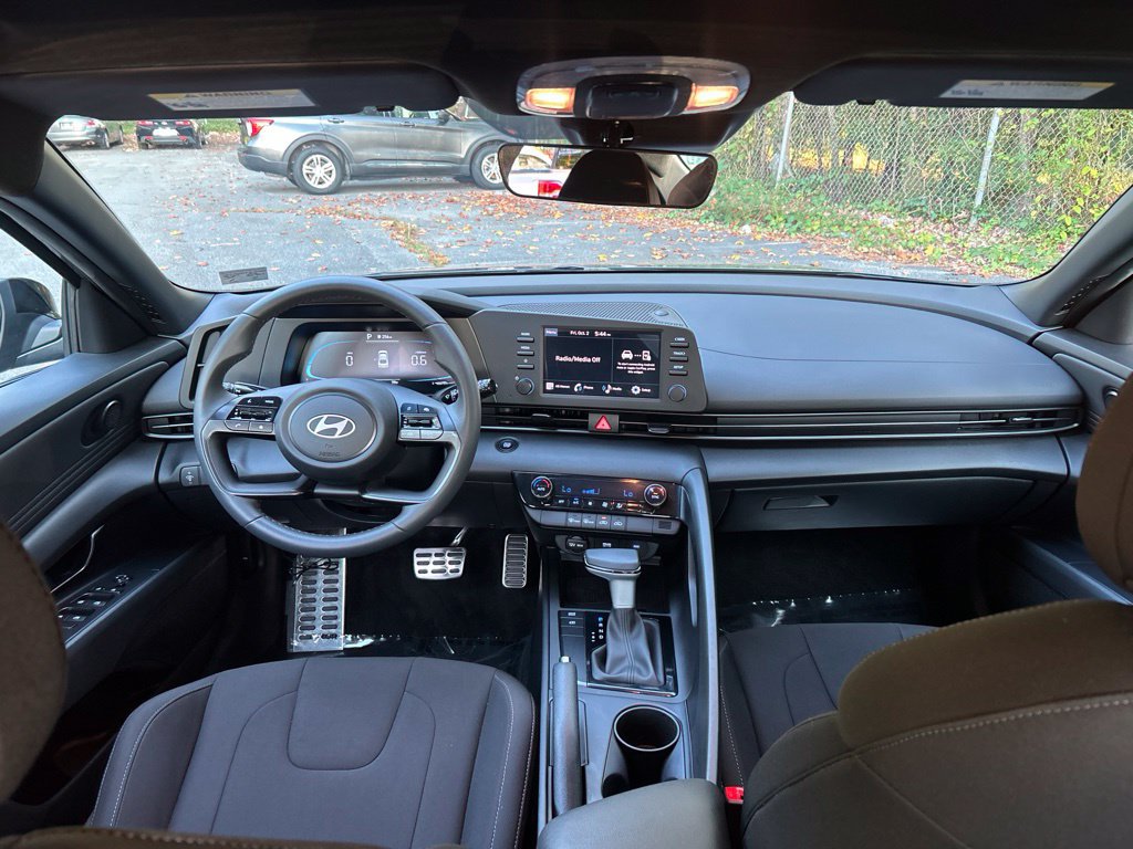 Used 2026 Hyundai Elantra Sport FWD image 28