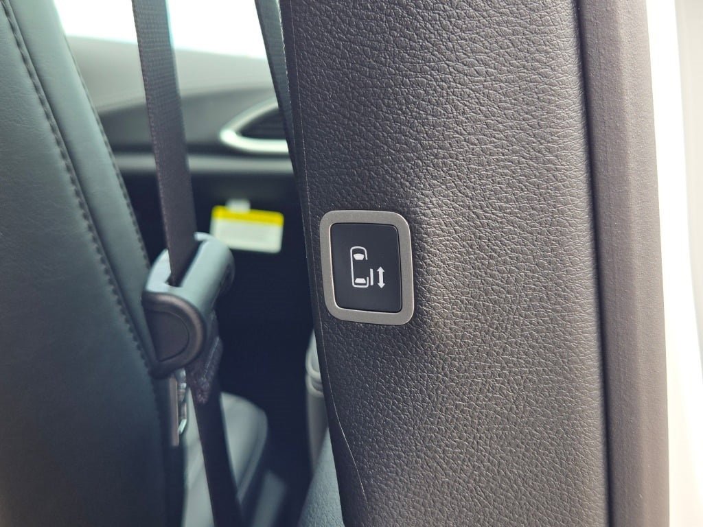 New 2026 Chrysler Pacifica Select image 12