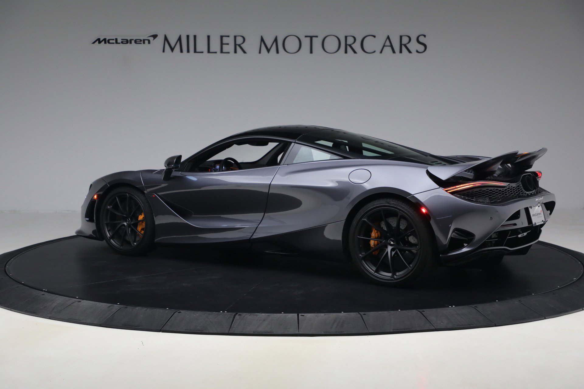 Used 2024 McLaren 750S image 4