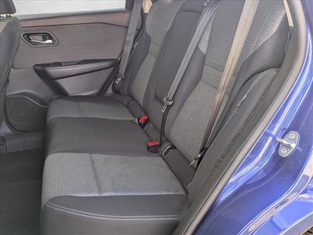 Used 2023 Nissan Rogue SV image 16