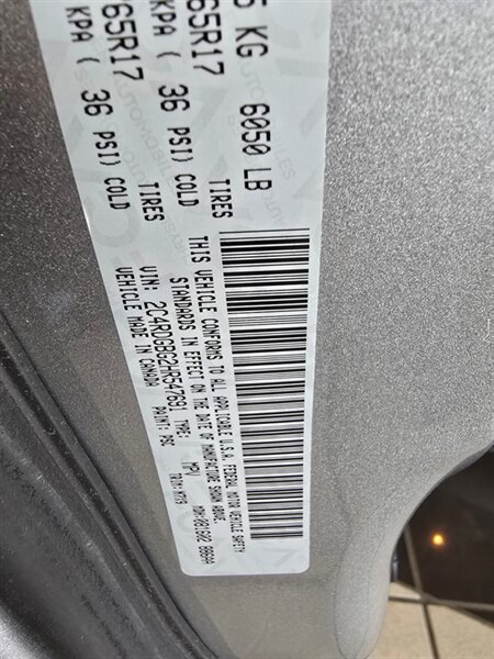 Used 2017 Dodge Grand Caravan SE FWD image 29