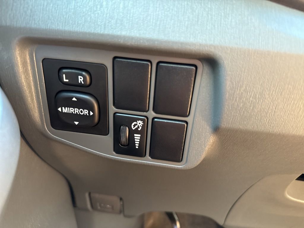 Used 2011 Toyota Prius Three image 19