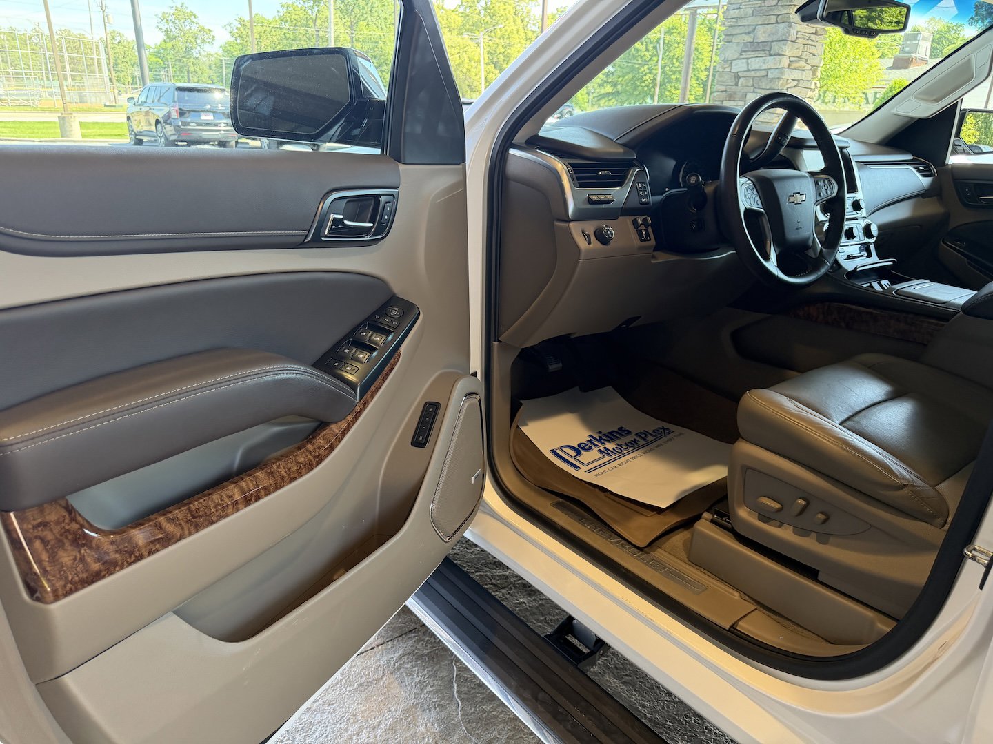 Used 2020 Chevrolet Tahoe Premier RWD image 3