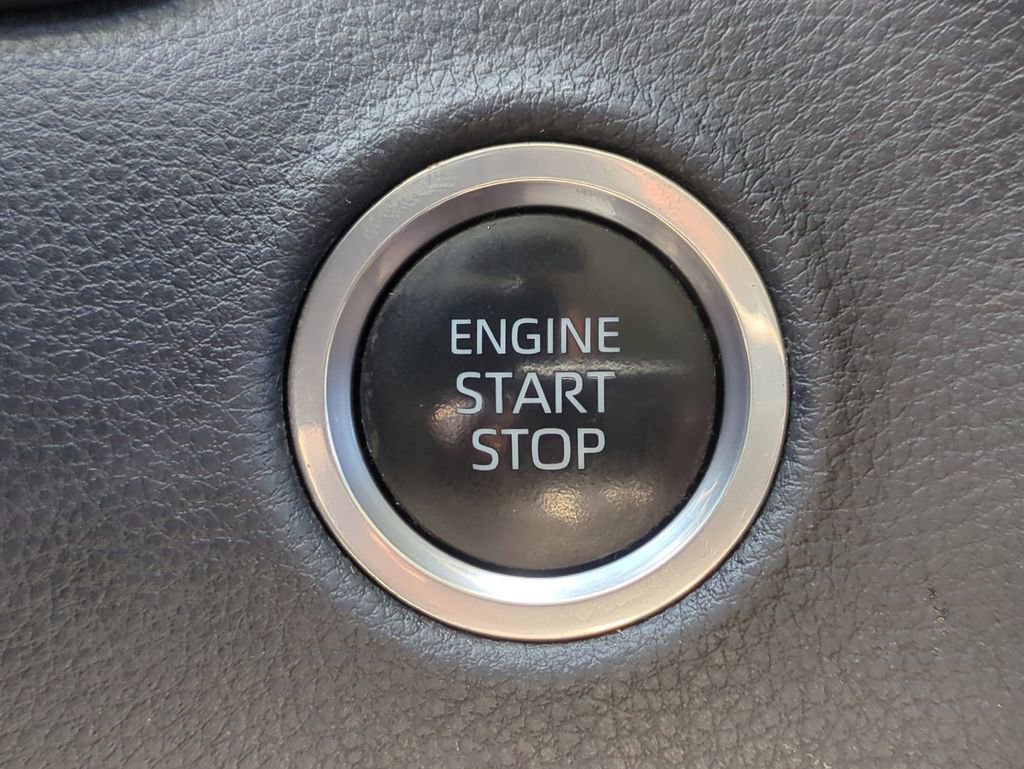 Used 2022 Toyota Tundra SR5 w/ SR5 Convenience Package image 31