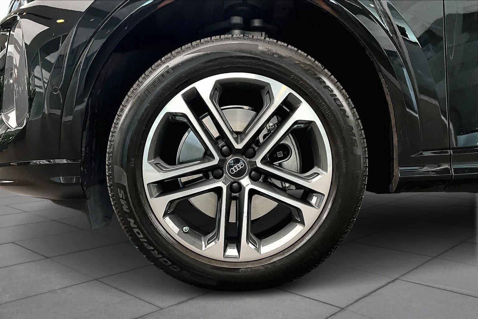 Used 2025 Audi Q5 Premium w/ Convenience Package AWD/4WD image 10