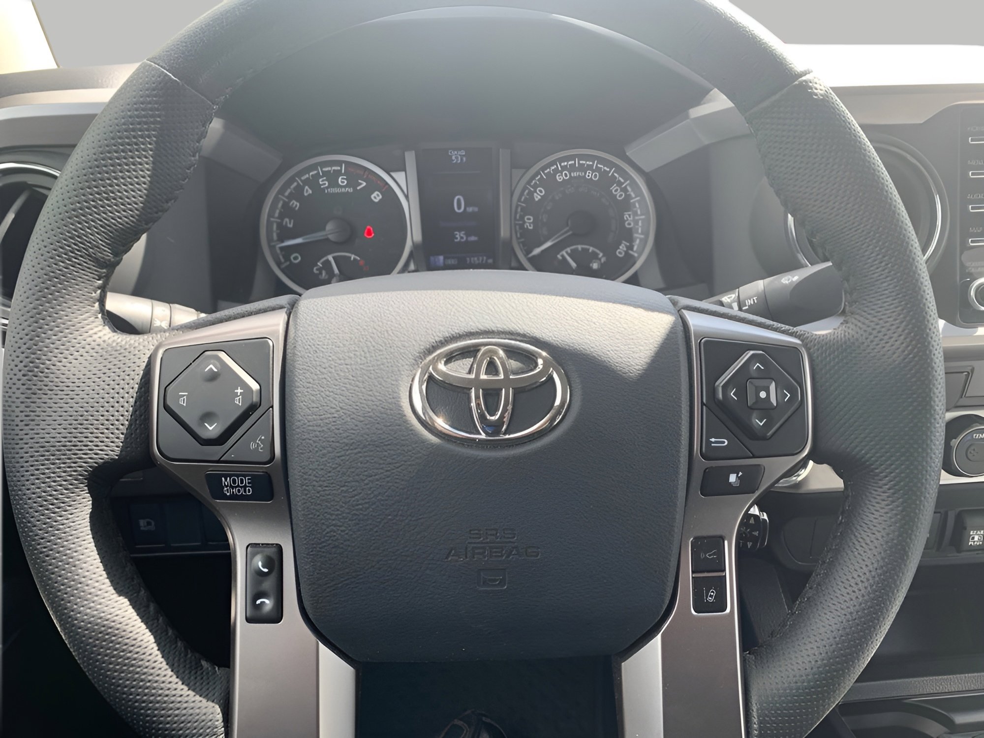 Used 2023 Toyota Tacoma SR5 AWD/4WD image 9