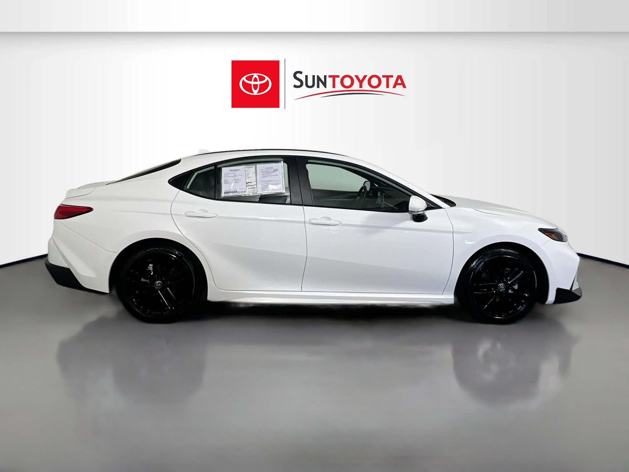 Used 2026 Toyota Camry SE FWD image 2