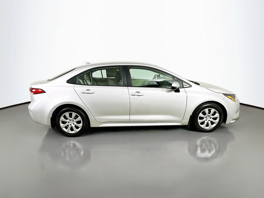 Used 2025 Toyota Corolla LE image 7