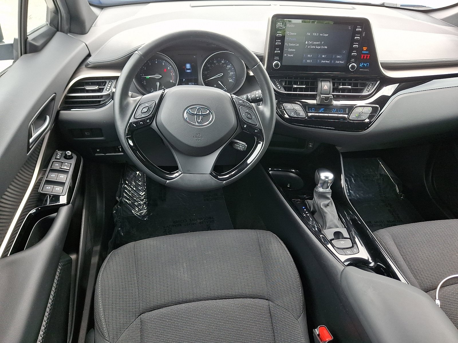 Used 2019 Toyota C-HR XLE FWD image 11