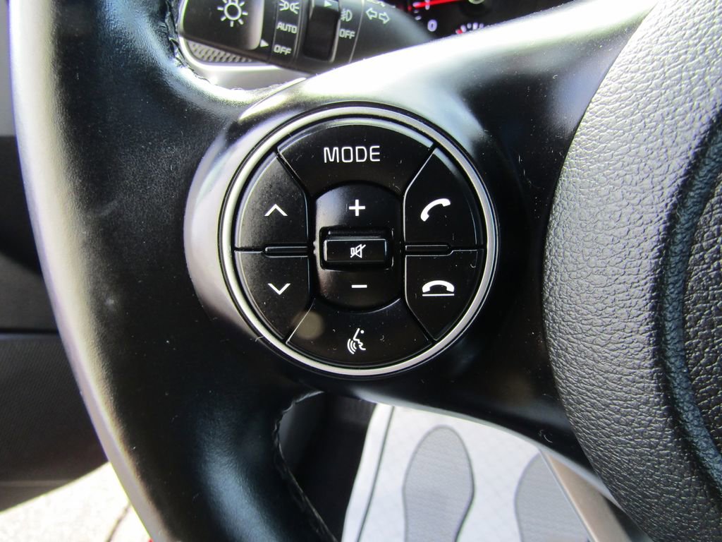 Used 2021 Kia Soul GT-Line FWD image 23