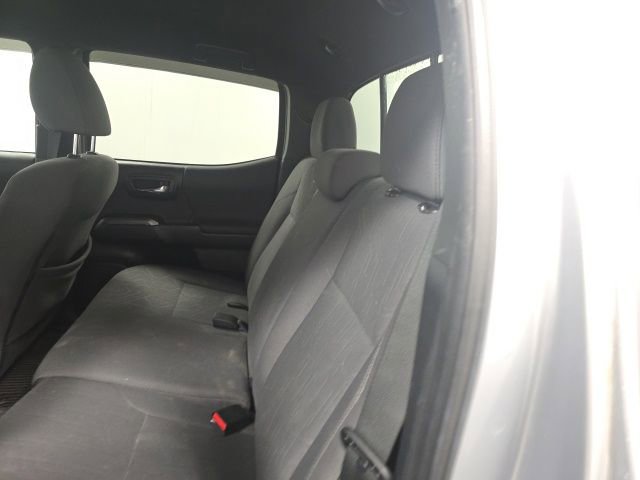 Used 2018 Toyota Tacoma TRD Off-Road w/ Technology Package AWD/4WD image 21