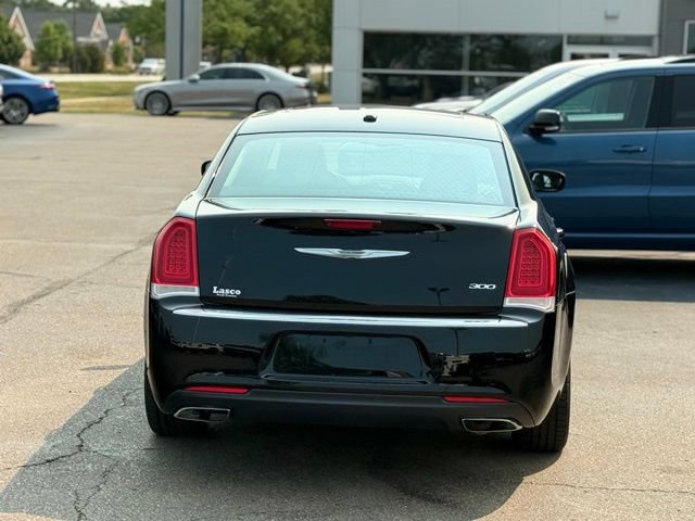Used 2017 Chrysler 300 Touring w/ Value Package RWD image 37