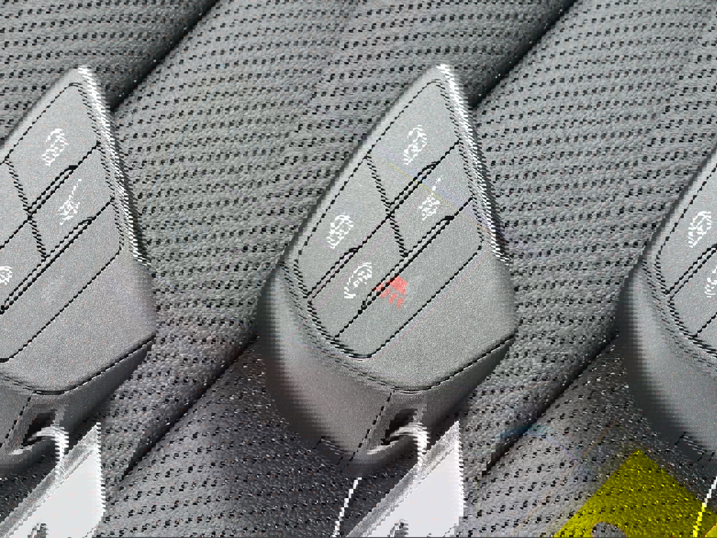 New 2025 Chevrolet Equinox EV RS image 17