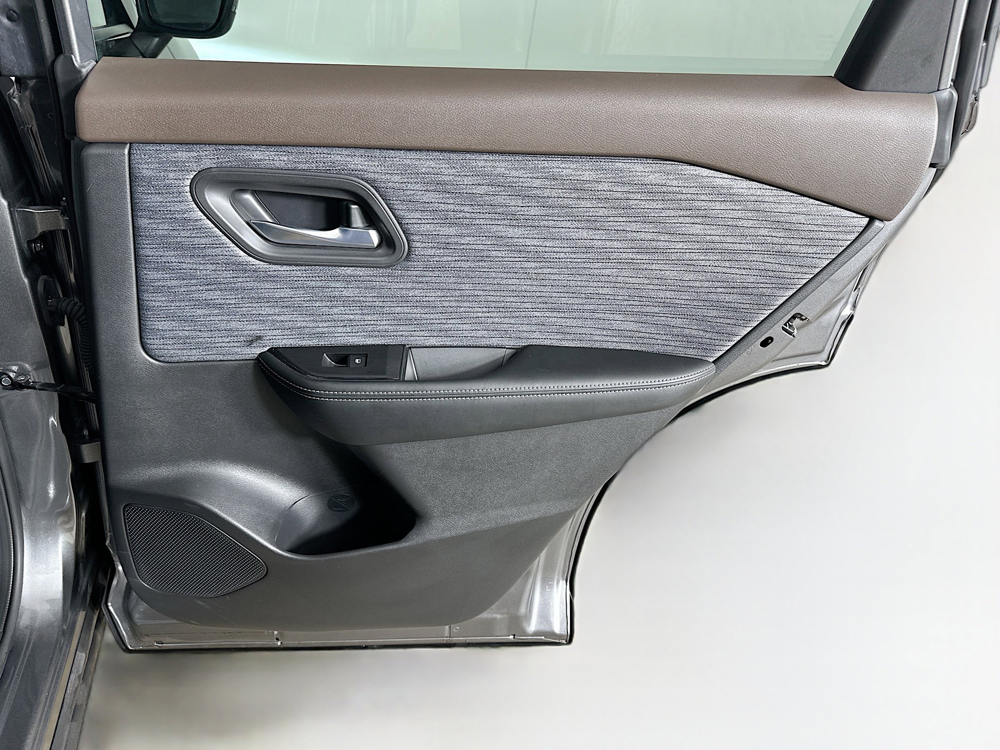 Used 2023 Nissan Rogue SV AWD/4WD image 28