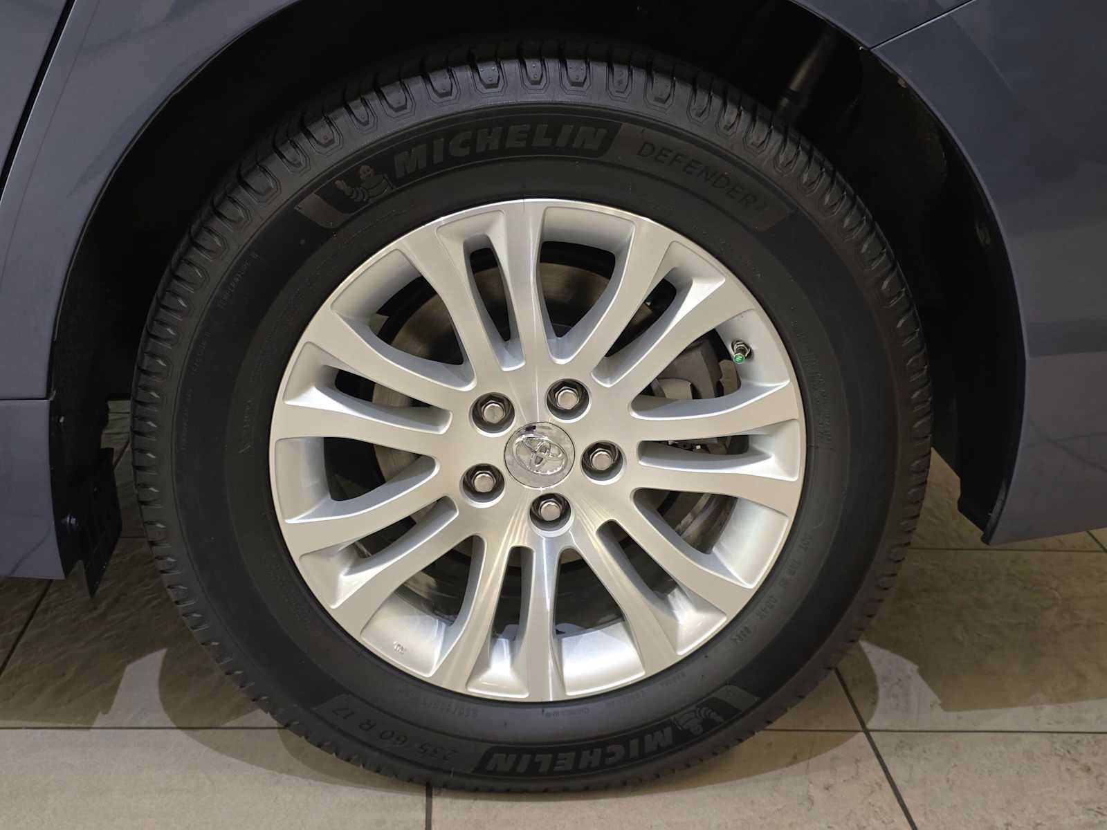 Used 2017 Toyota Sienna XLE FWD image 8