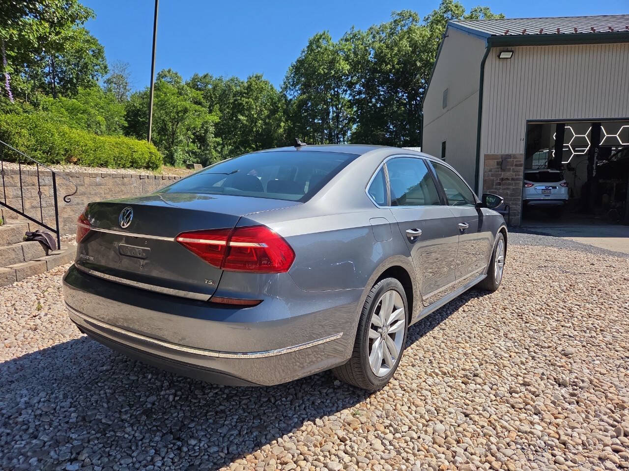 Used 2016 Volkswagen Passat 1.8T FWD image 6