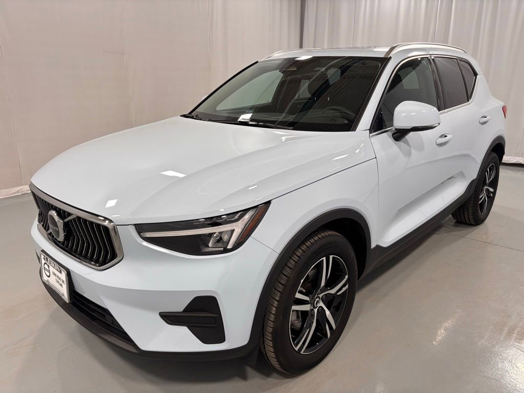 Certified 2025 Volvo XC40 B5 Core