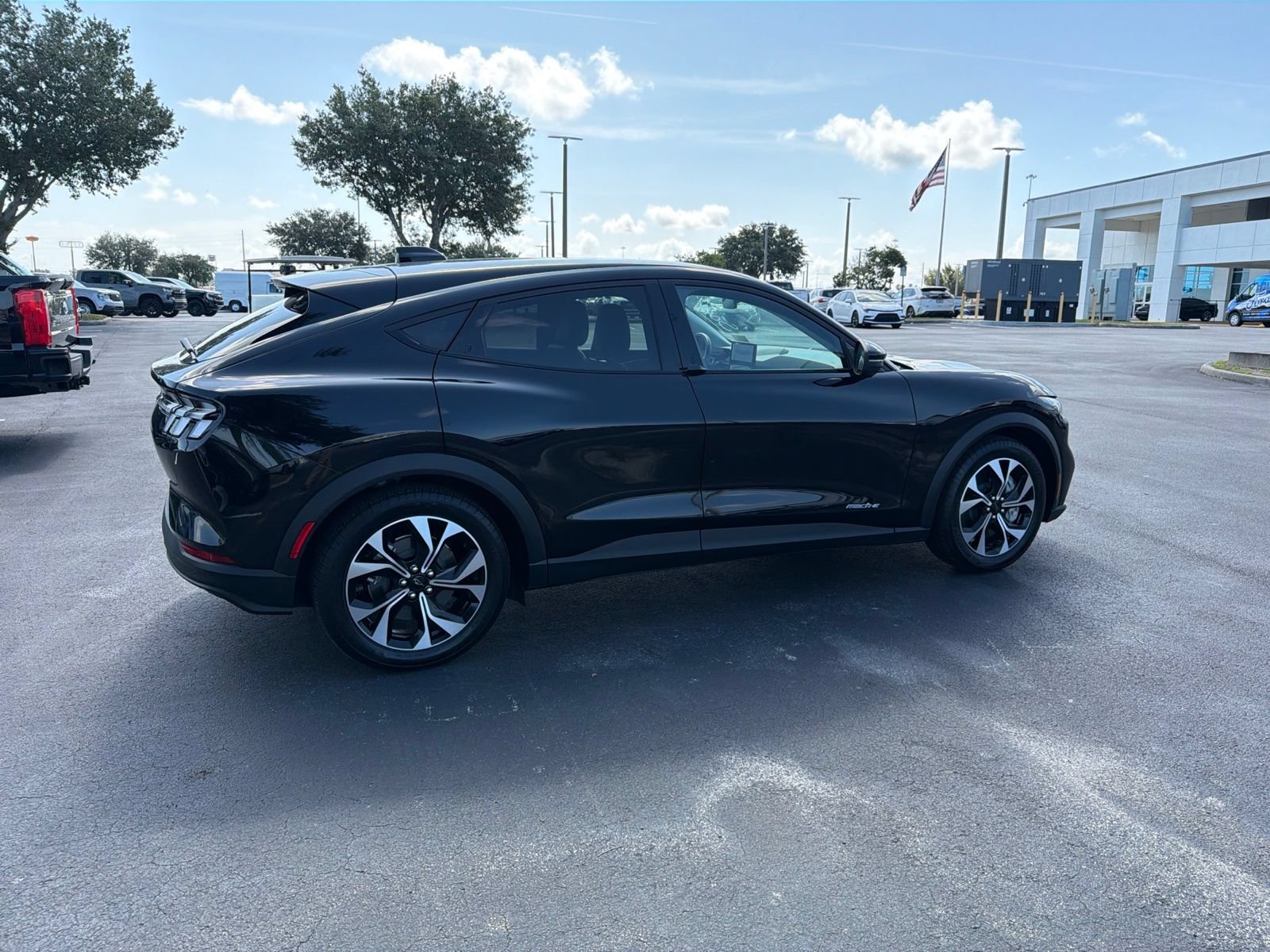 Used 2025 Ford Mustang Mach-E Select RWD image 5