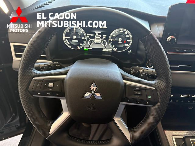 Used 2025 Mitsubishi Outlander SE AWD/4WD image 16