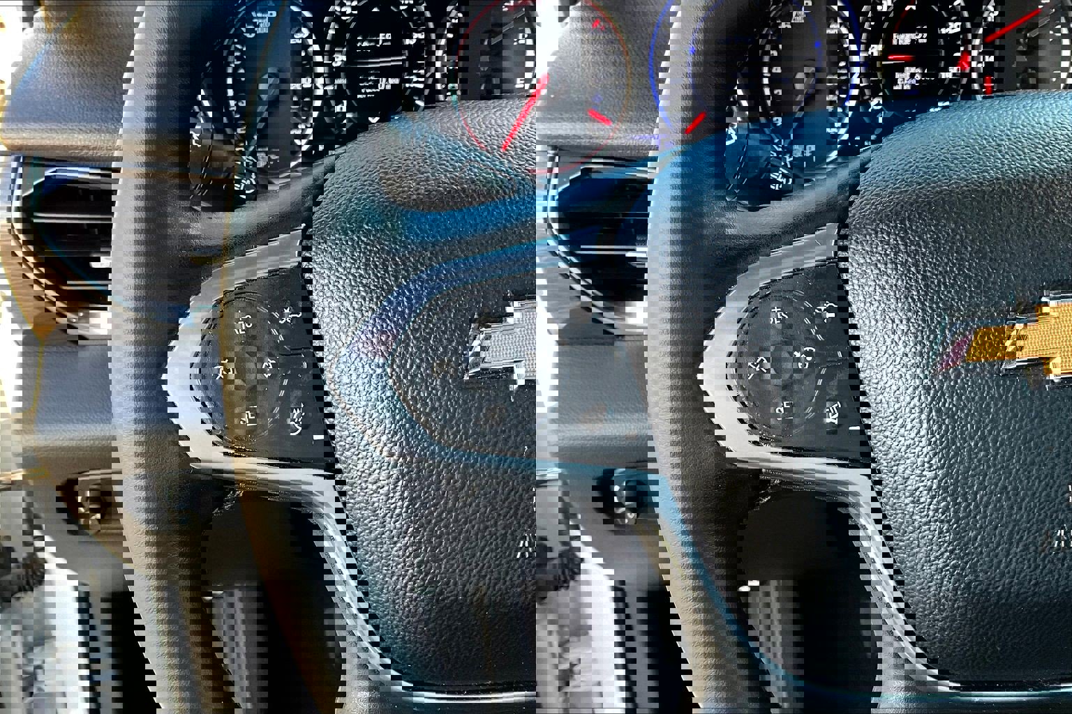 Used 2023 Chevrolet Traverse High Country image 12