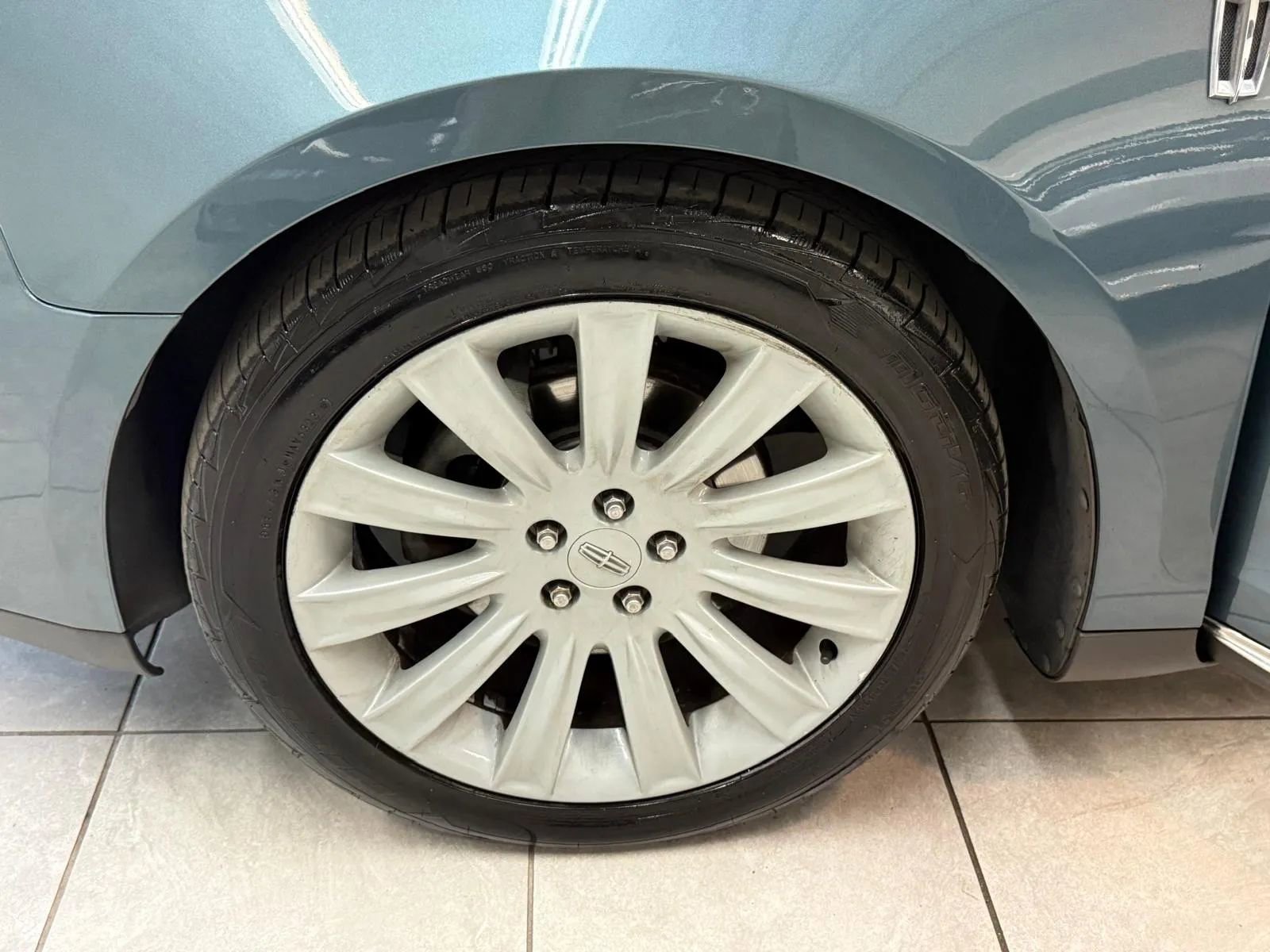 Used 2010 Lincoln MKS image 35