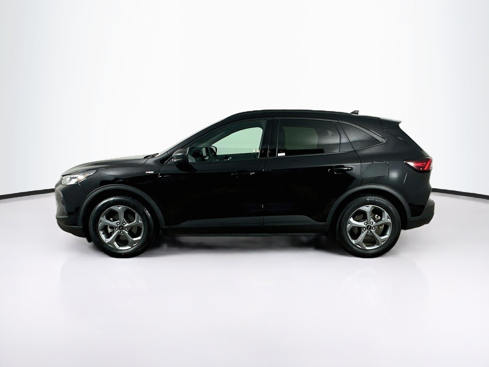 Used 2025 Ford Escape ST-Line FWD image 4
