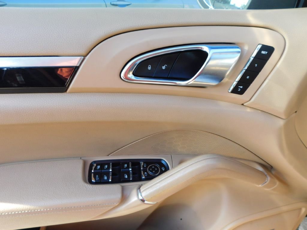 Used 2014 Porsche Cayenne AWD/4WD image 26