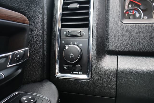 Used 2018 RAM 1500 Laramie w/ Convenience Group AWD/4WD image 14