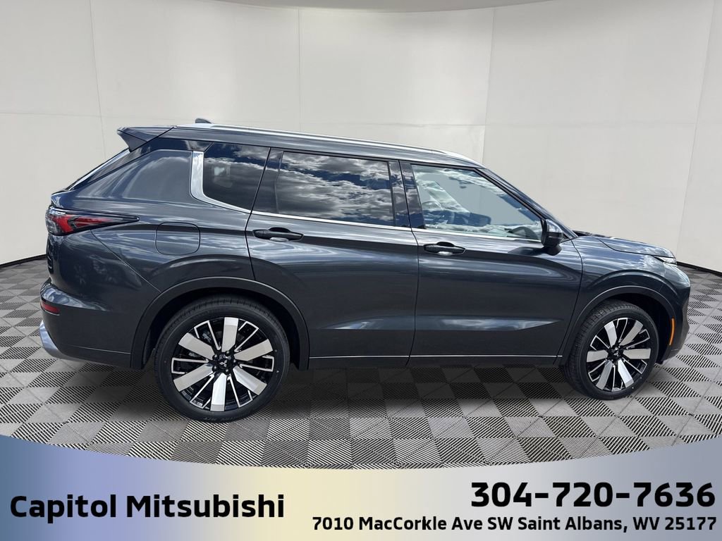 New 2025 Mitsubishi Outlander SEL image 4