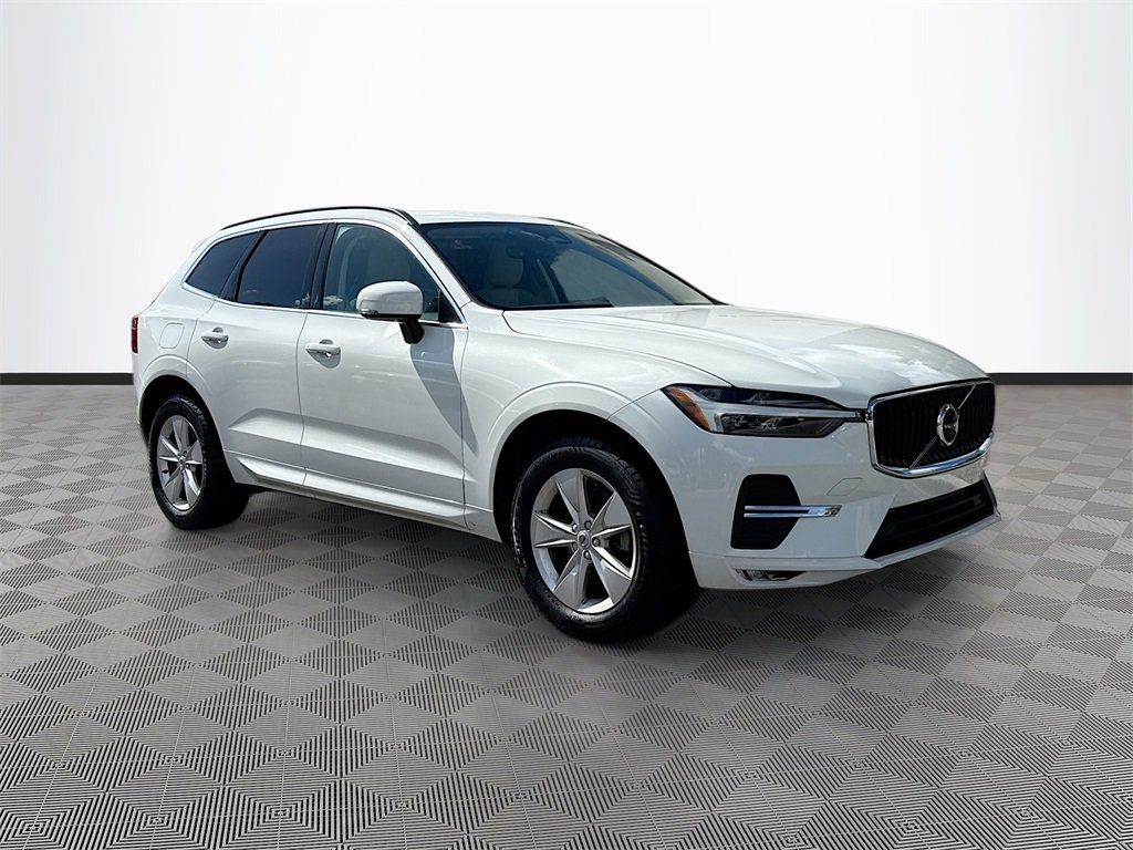 Used 2022 Volvo XC60 B5 Momentum image 4