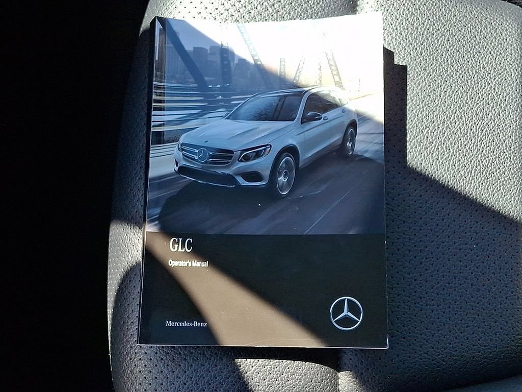 Used 2018 Mercedes-Benz GLC 300 4MATIC image 26