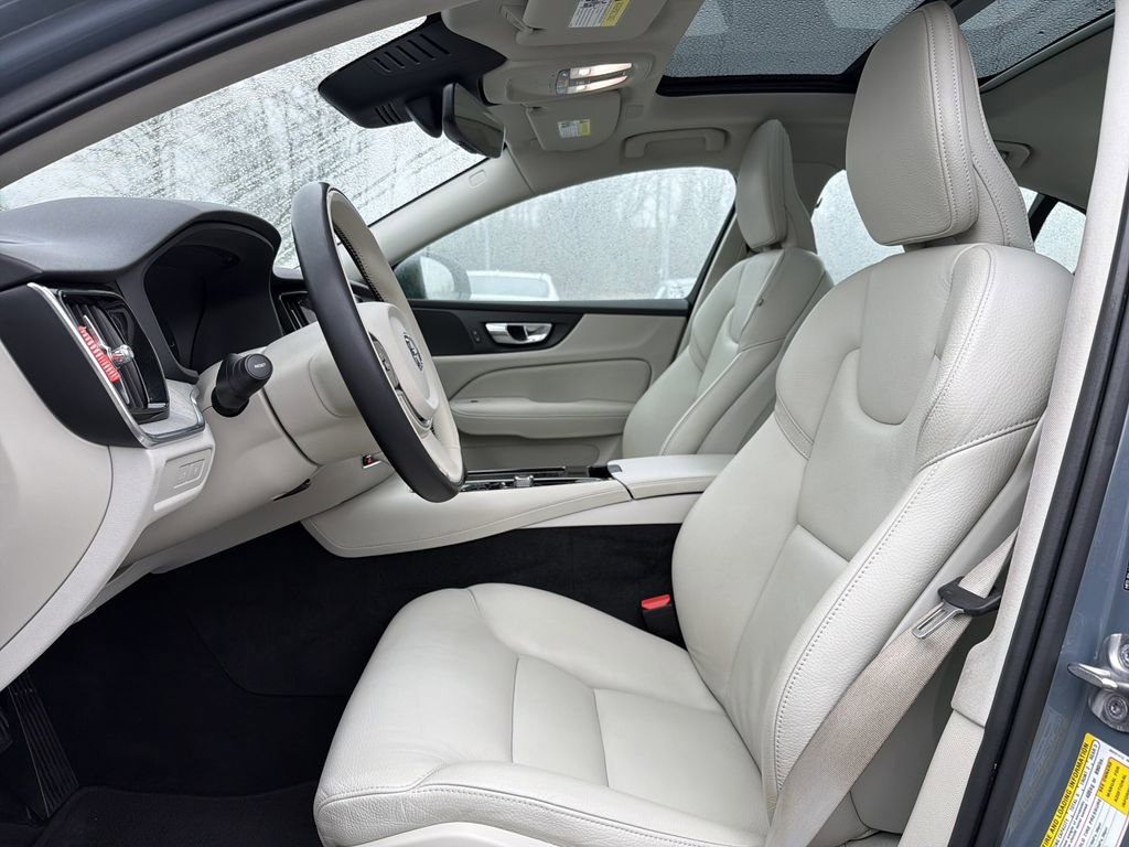 Used 2023 Volvo S60 T8 Plus image 11