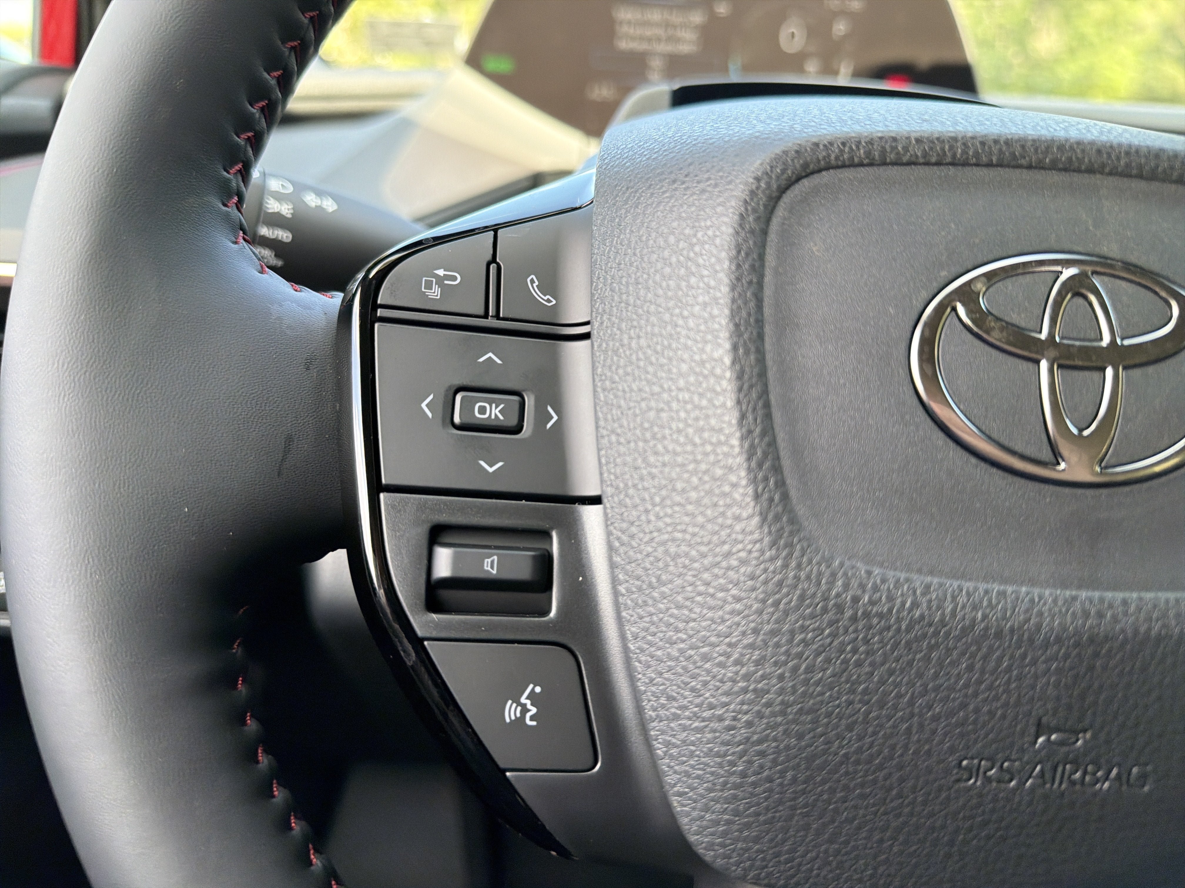 New 2026 Toyota Prius Plug-In Hybrid FWD image 16