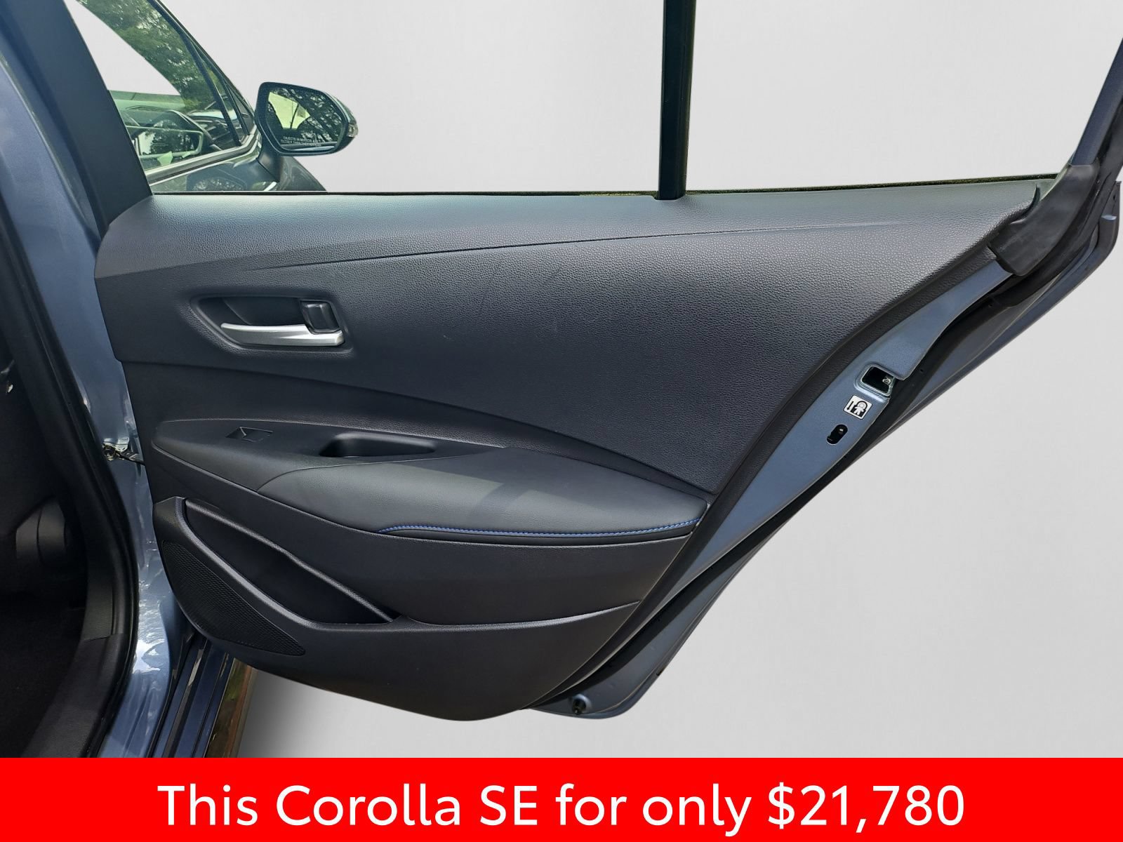 Used 2022 Toyota Corolla SE FWD image 37