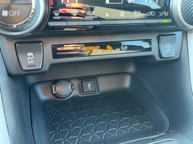 Certified 2022 Toyota RAV4 XLE AWD/4WD image 13