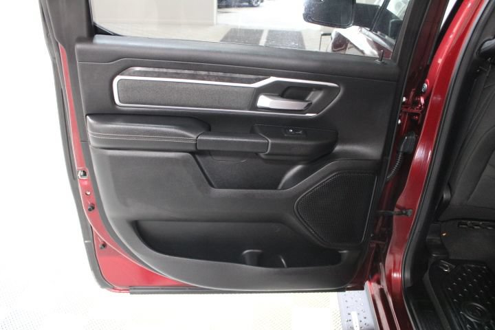 Used 2019 RAM 1500 Big Horn AWD/4WD image 18