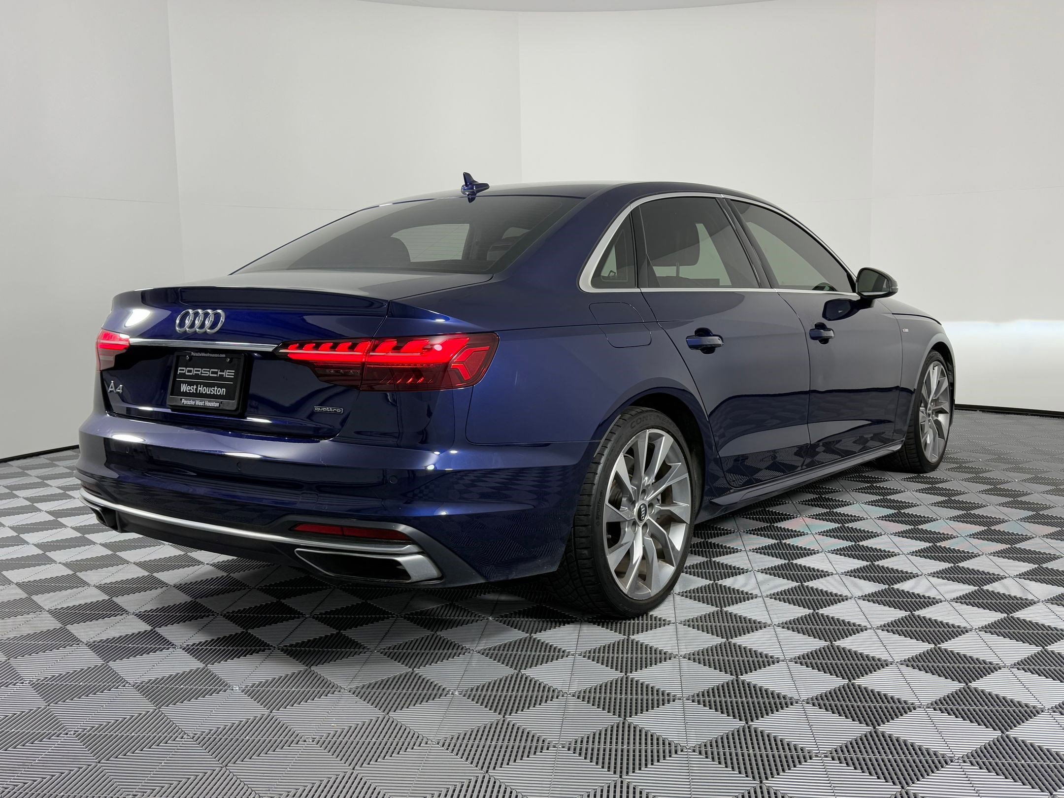Used 2020 Audi A4 2.0T Premium Plus w/ Premium Plus Package image 9