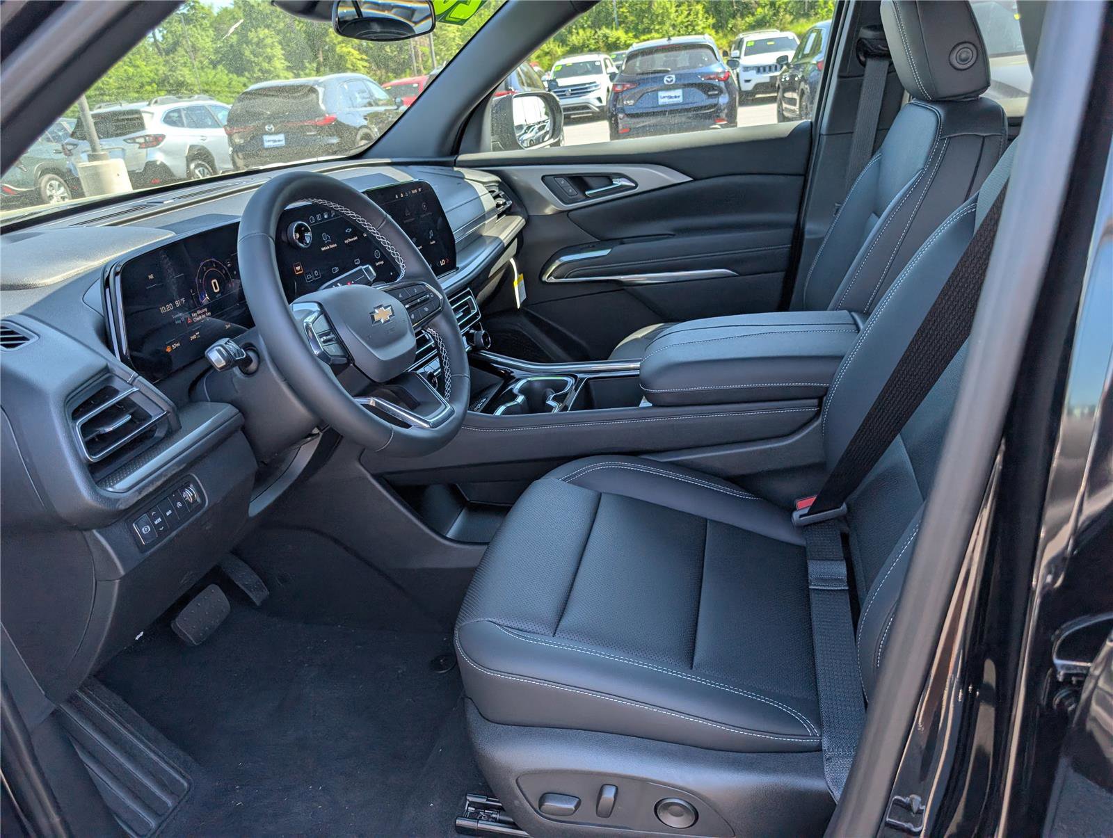 New 2026 Chevrolet Traverse LT AWD/4WD image 13
