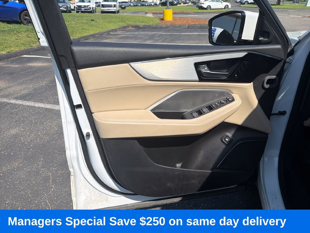 Used 2022 Acura MDX w/ Technology Package AWD/4WD image 11