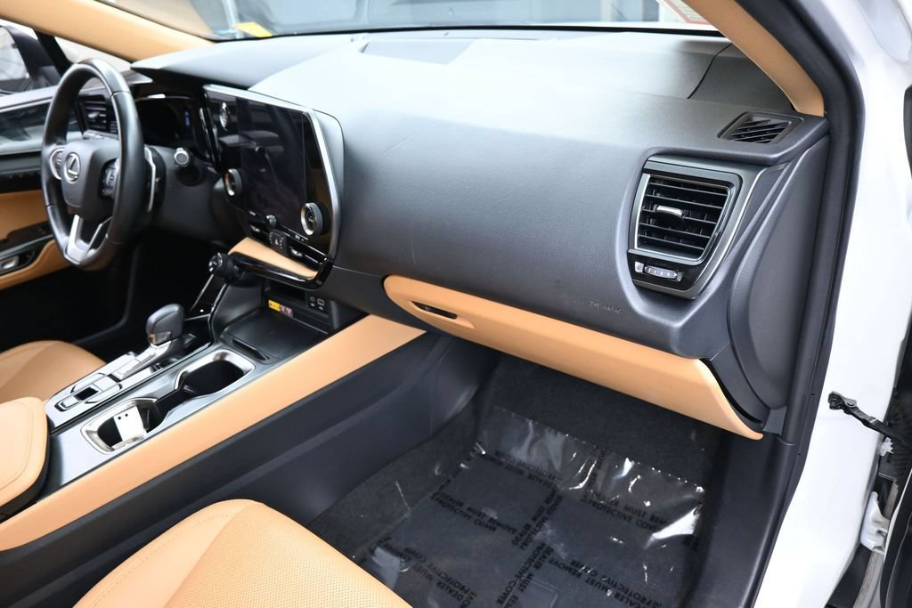 Used 2025 Lexus NX 250 FWD w/ Towing Package (2000 Lbs) image 43