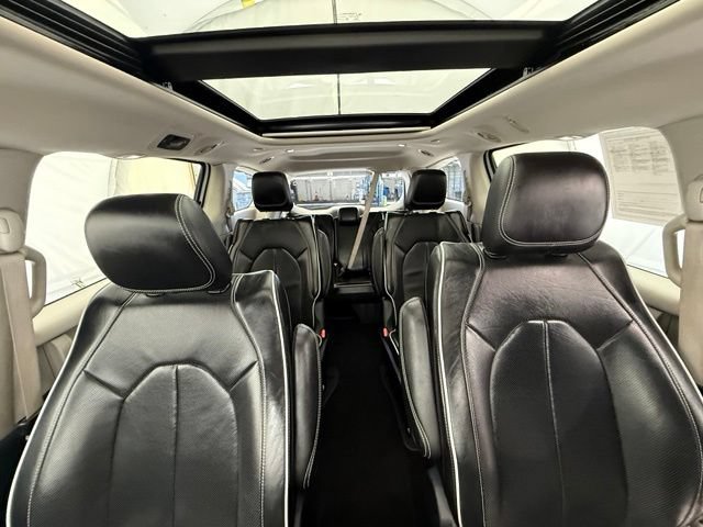 Used 2023 Chrysler Pacifica Limited FWD image 34