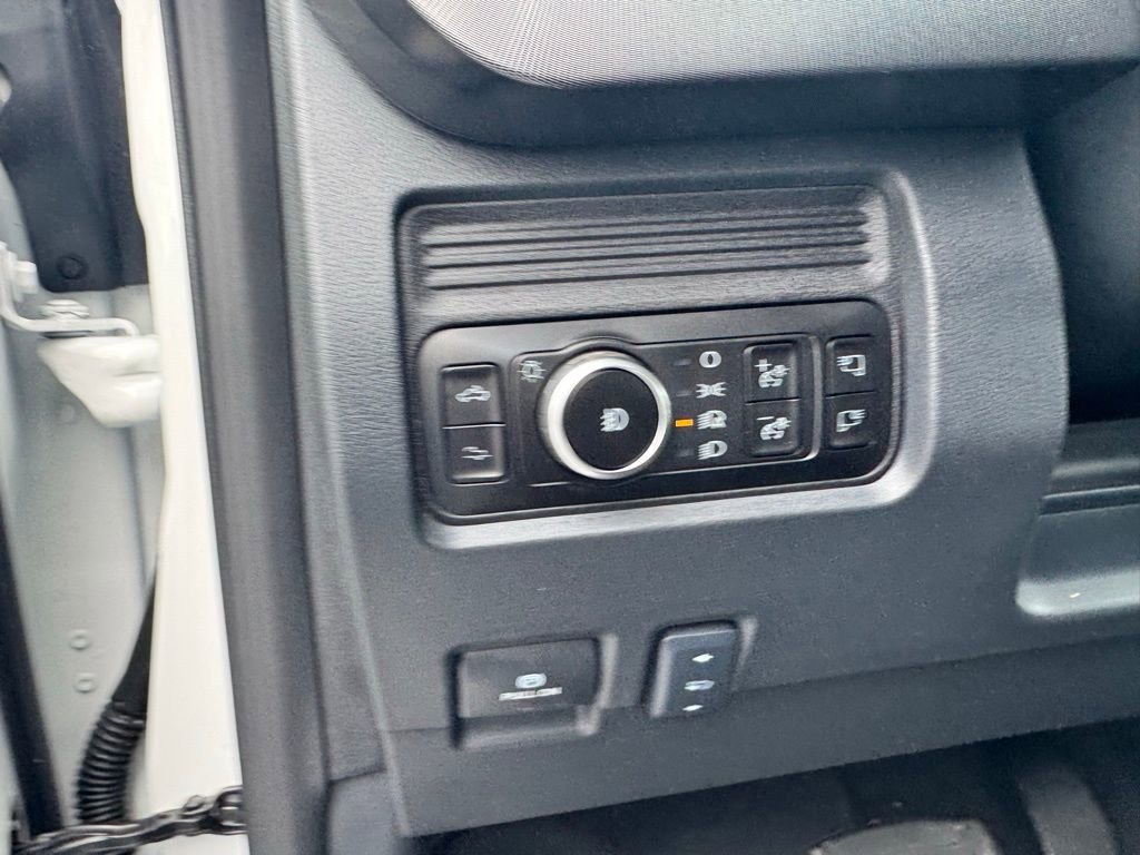 Used 2025 Ford F450 Platinum w/ FX4 Off-Road Package image 15