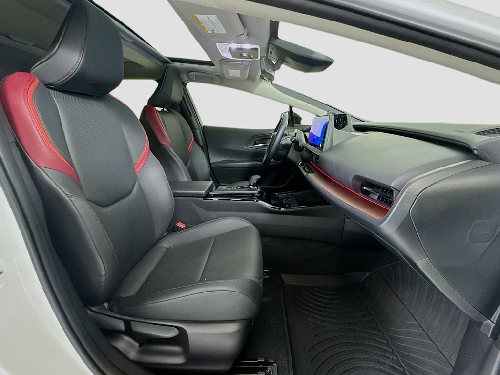 Used 2024 Toyota Prius Prime Premium FWD image 29