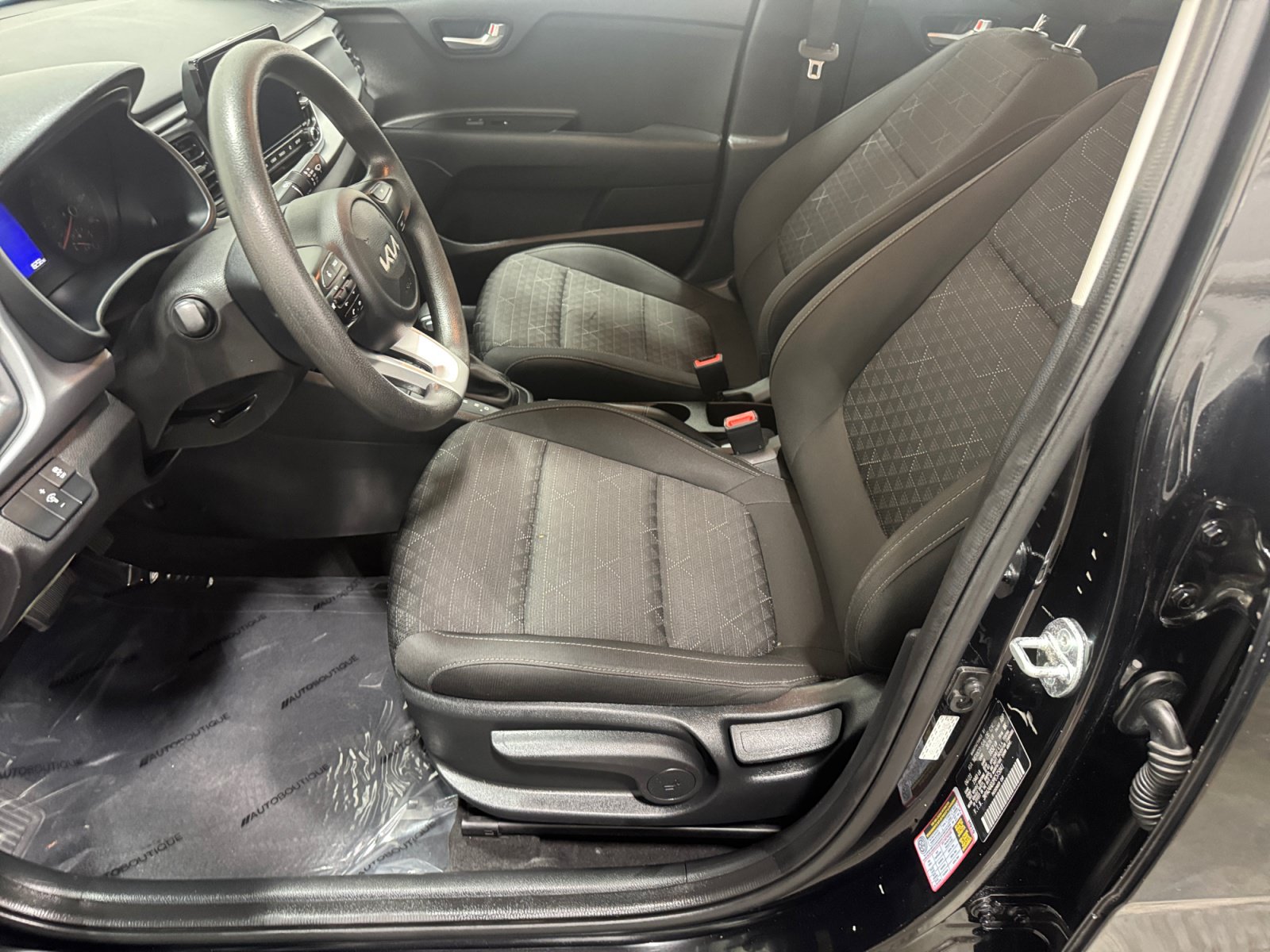 Used 2023 Kia Rio LX FWD image 9