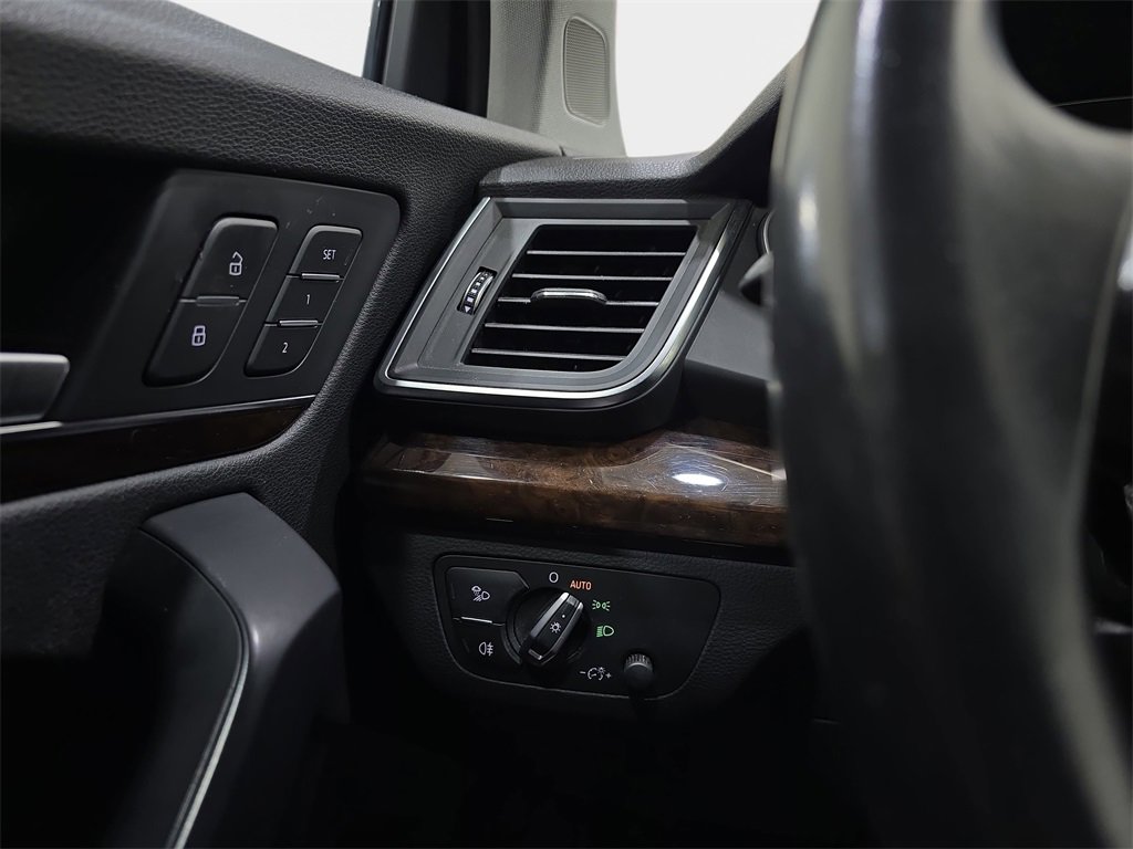Used 2019 Audi Q5 2.0T Premium Plus w/ Premium Plus Package image 27
