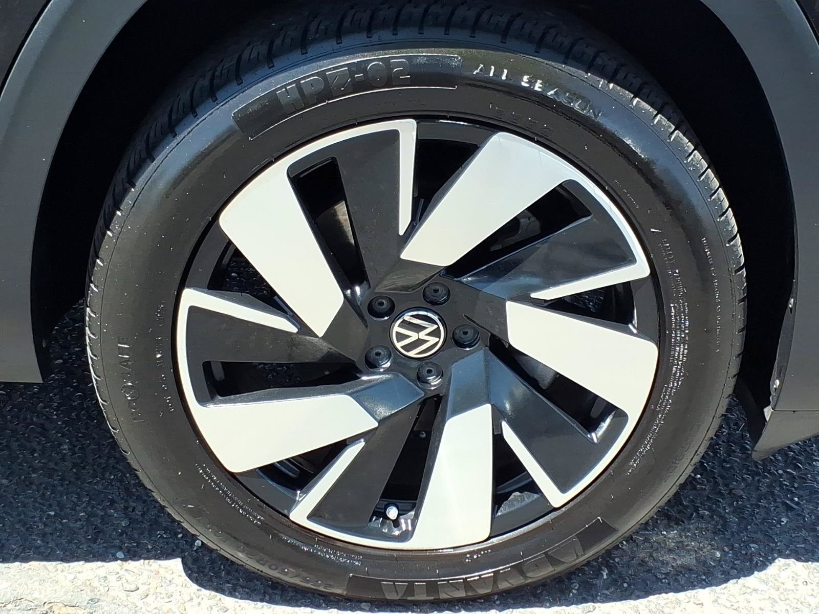 Certified 2024 Volkswagen Atlas Cross Sport SE AWD/4WD image 9