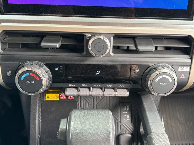 Used 2024 Toyota Tacoma TRD Sport w/ TRD Sport Upgrade Package AWD/4WD image 29