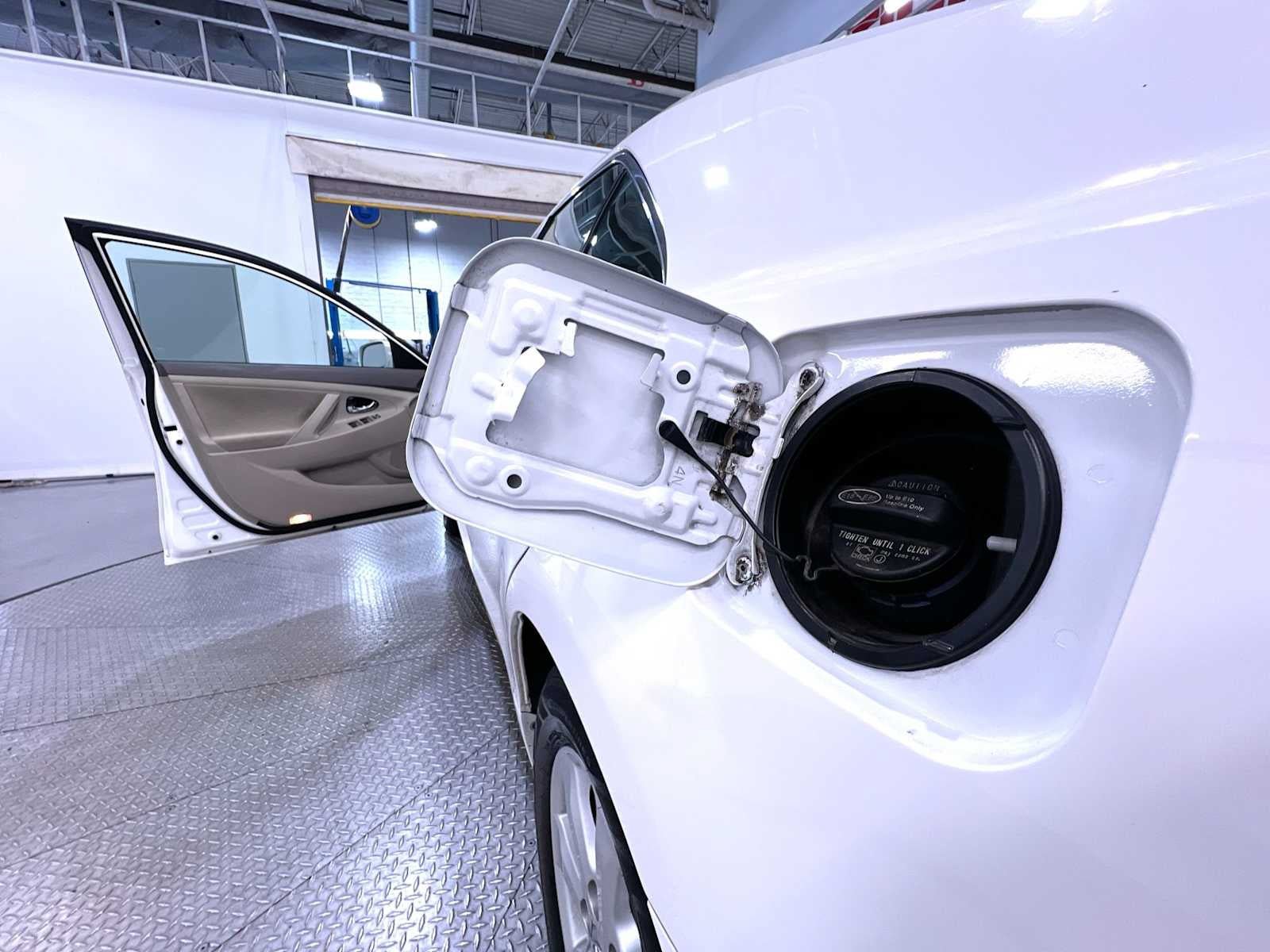 Used 2011 Toyota Camry LE w/ LE Extra-Value Pkg FWD image 38