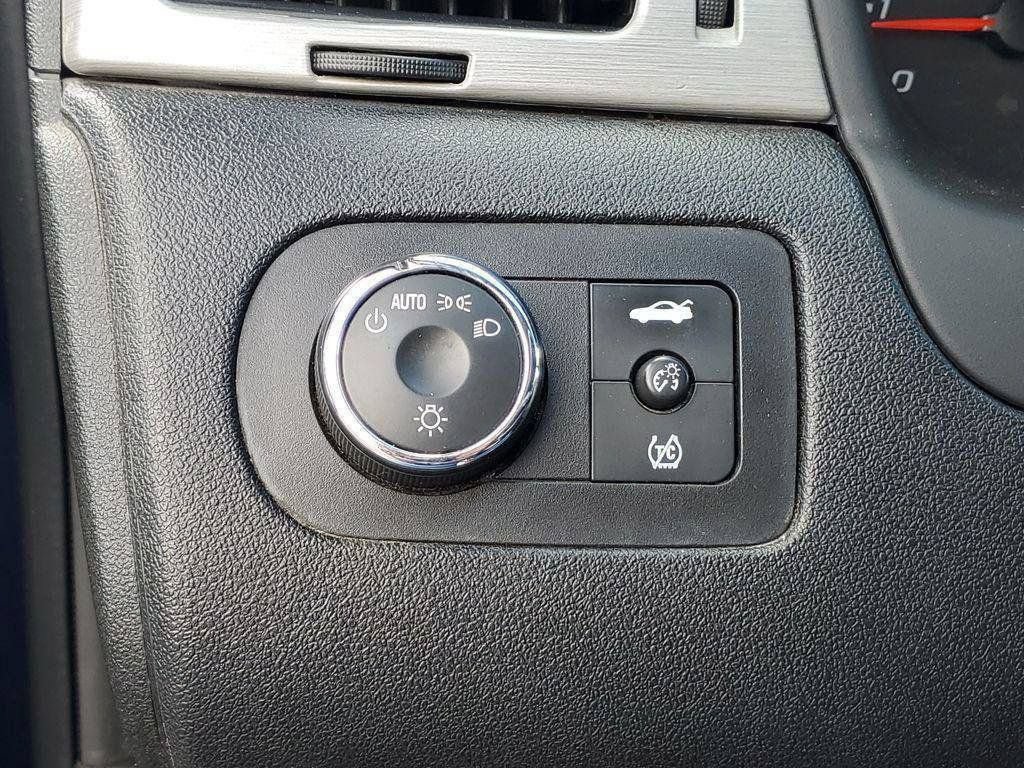 Used 2008 Chevrolet Impala LT w/ Luxury Edition Package FWD image 8
